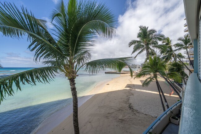 Building Photo - Oceanfront Kaimana Beach Studio at Sans Souci
