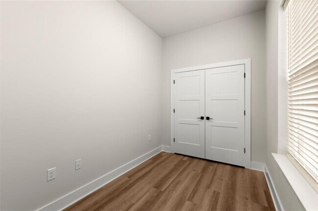 Building Photo - 2648 Sandy Plains Rd