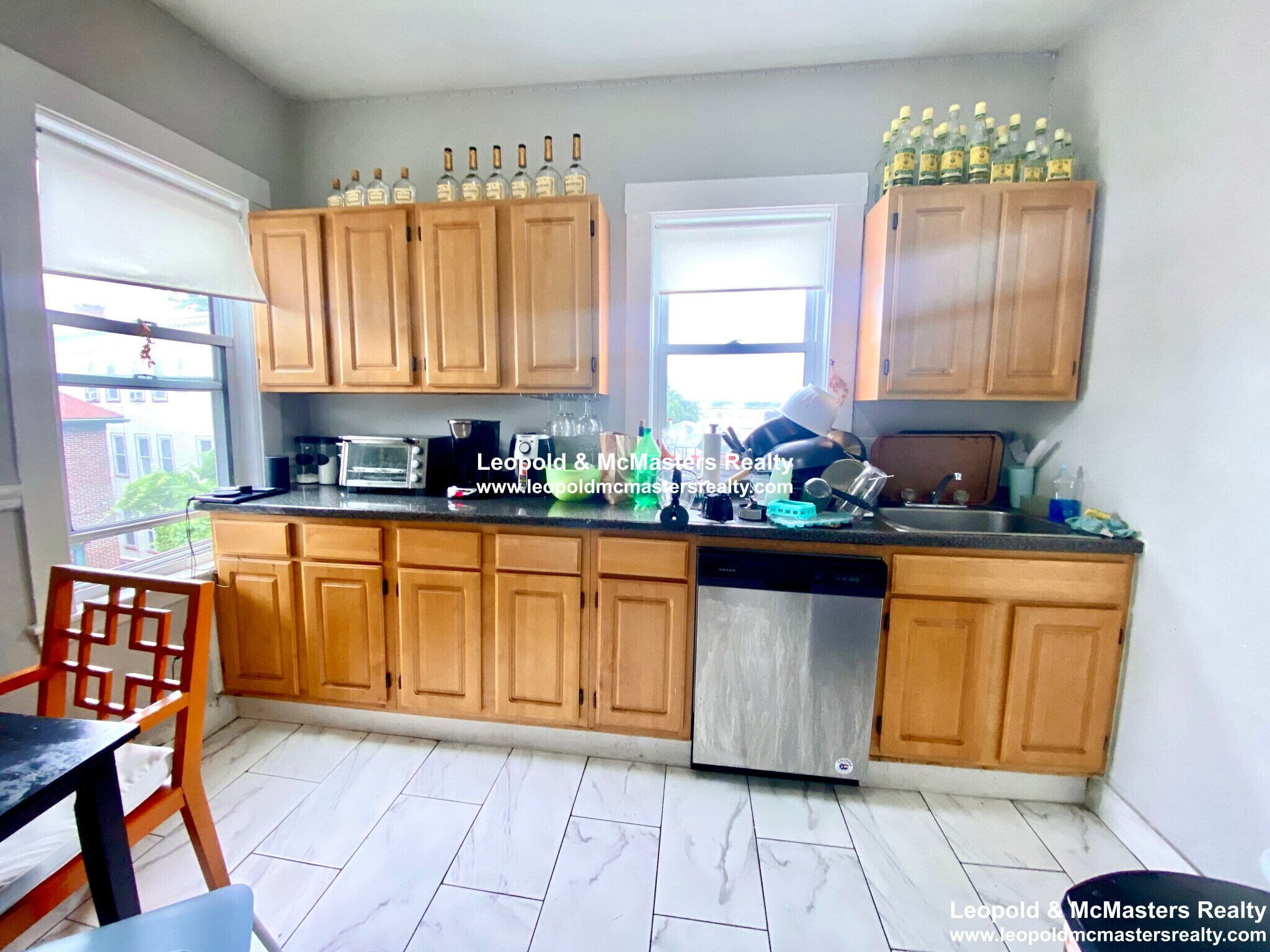 Building Photo - 19 Roseclair St