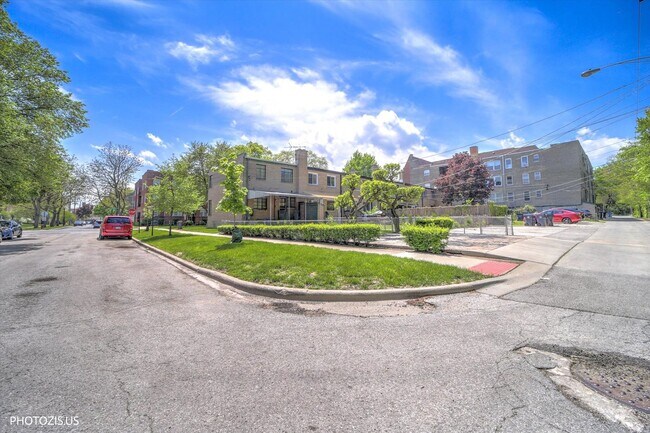 Building Photo - 803 Brummel St