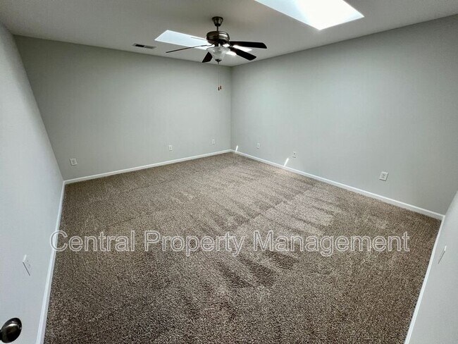 Building Photo - 53 Barnwood Cir