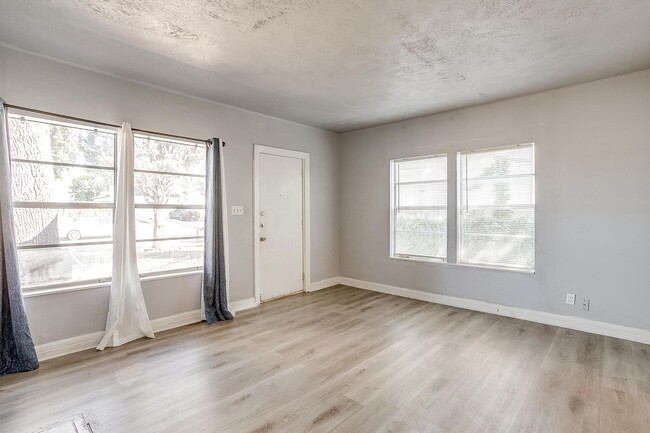 Building Photo - 2604 Bomar Ave