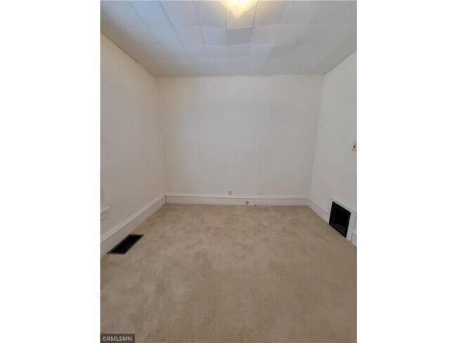 Building Photo - 210 N Fremont St