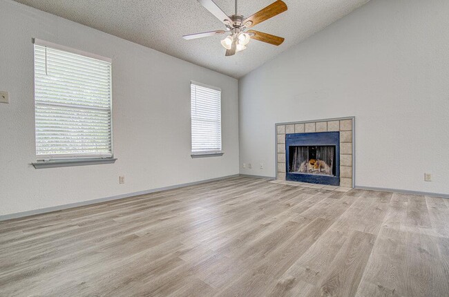 Building Photo - 9624 Sugar Hill Dr