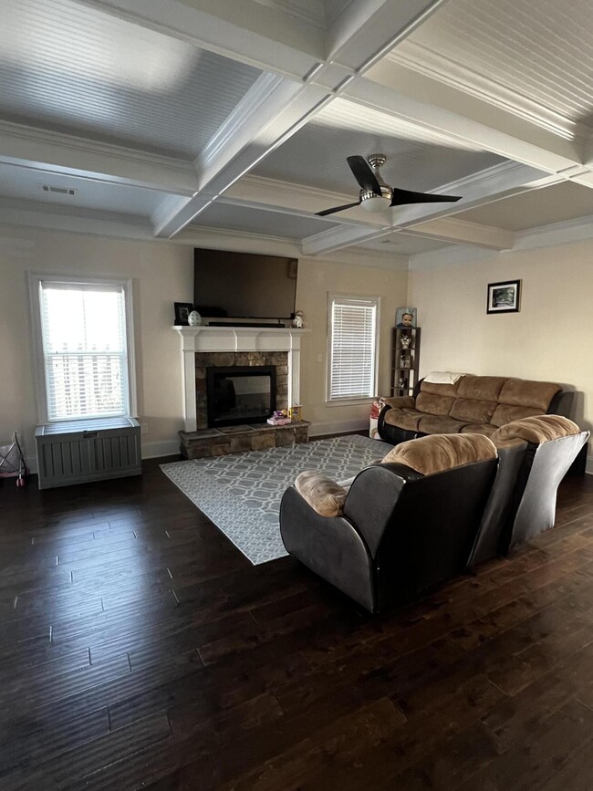 Building Photo - 1729 Edenburg Way