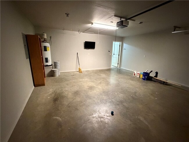 Building Photo - 1907 SW Stonegrove Rd