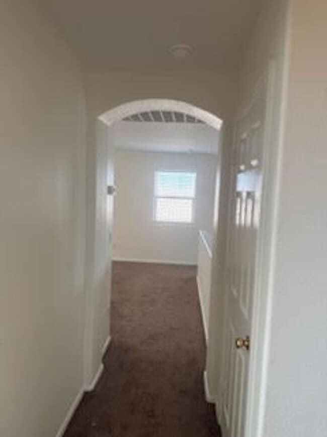 Building Photo - SINGLE FAMILY HOME.