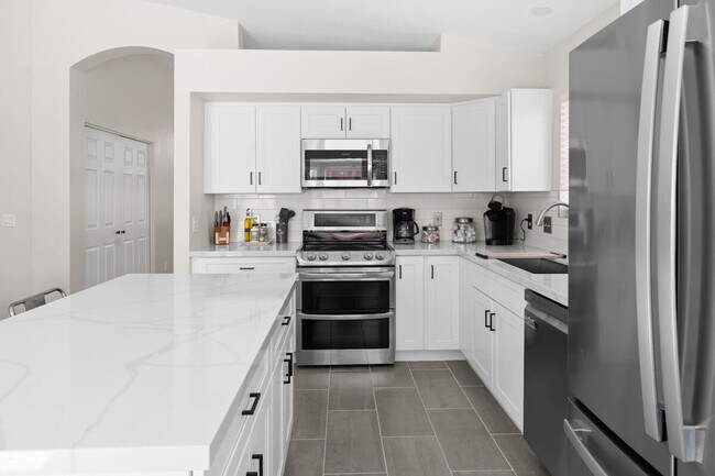 Building Photo - 3437 E Tonto Ln