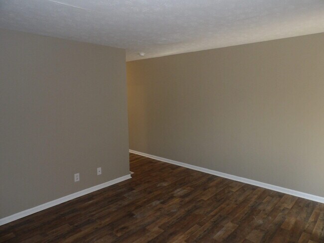 Building Photo - 75 Ashwood Ct
