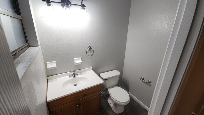 Building Photo - 3379 North Ave