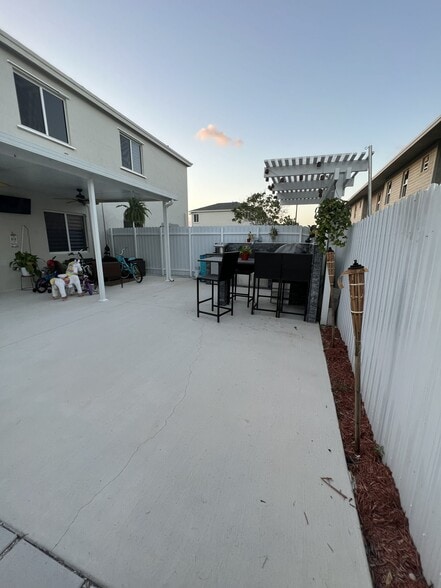 back yard - 1763 SE 8th Pl