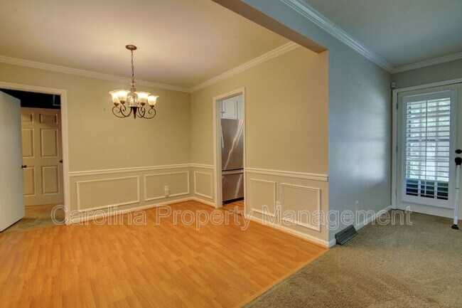 Building Photo - 6412 Tomahawk Ln