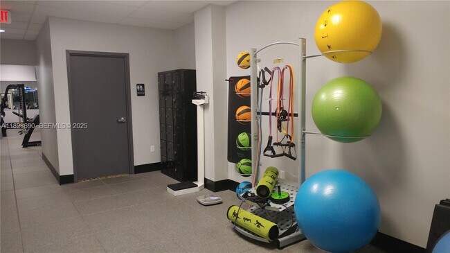 Building Photo - 2501 S Ocean Dr