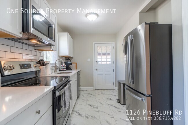 Building Photo - 1126 Pinebluff Rd