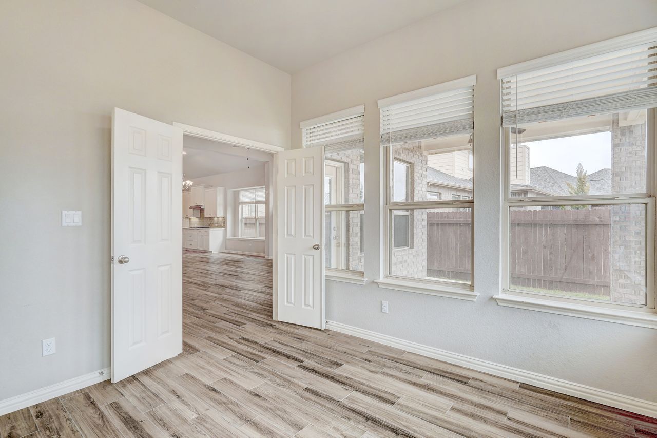 Building Photo - 213 Mindy Way