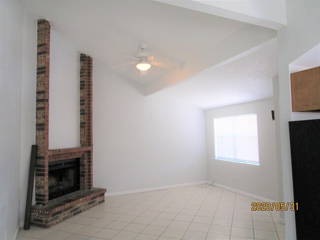 Building Photo - 11382 Lake Erie Dr