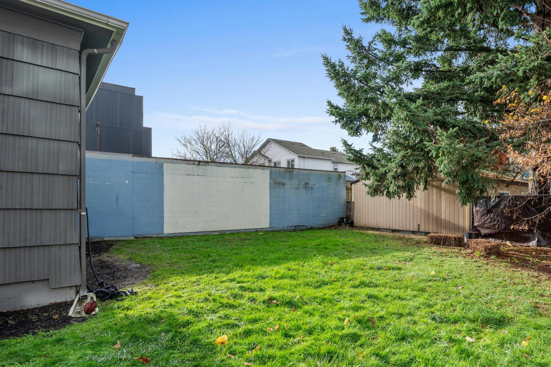 Building Photo - 4743 N Albina Ave