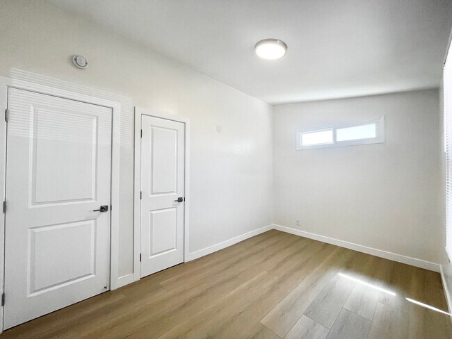 Building Photo - Beautiful Remodeled 4 Bedroom 2 Bathroom H...