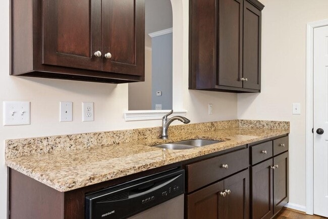 Building Photo - 154 Cypress Ct