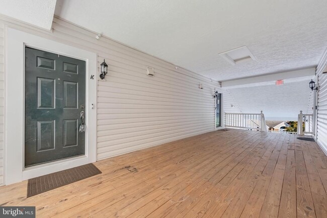 Building Photo - 8301 Bluebird Way