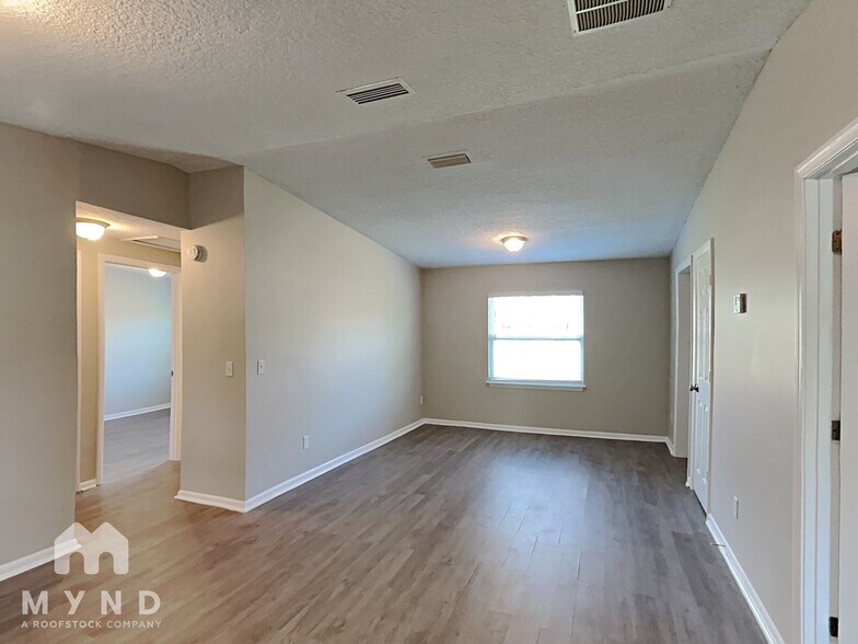 Building Photo - 7559 Canaveral Rd