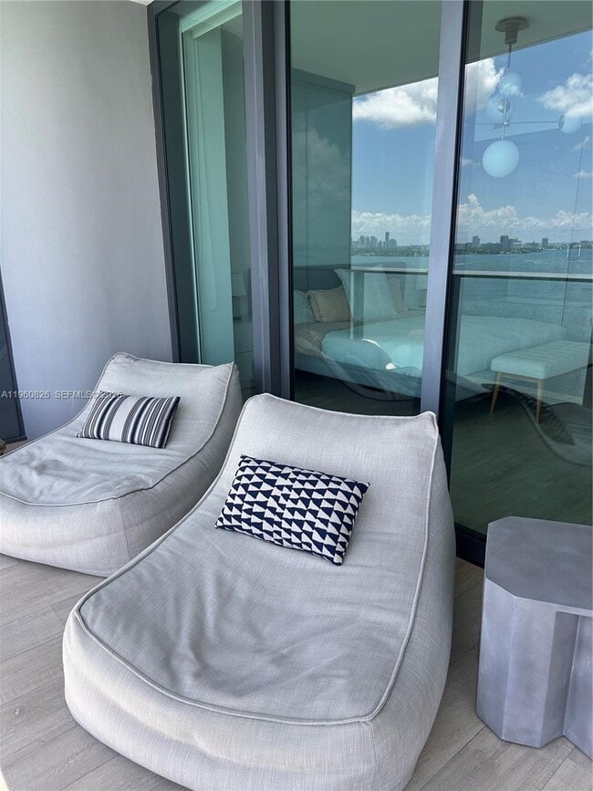 Building Photo - 3131 NE 7th Ave