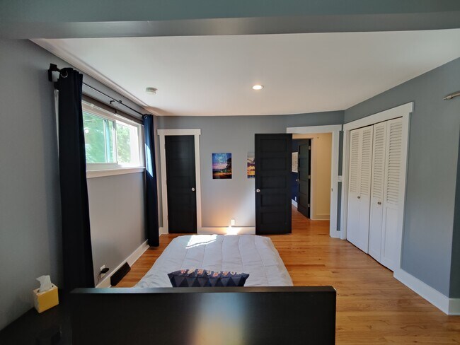 Building Photo - 10 Spring St