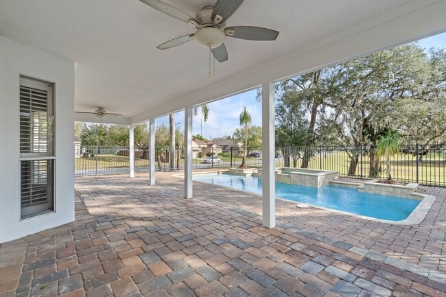 Building Photo - HUNTINGTON POINTE - 4 bd • 2.5 ba • 2,142 ft² (Lake Mary)