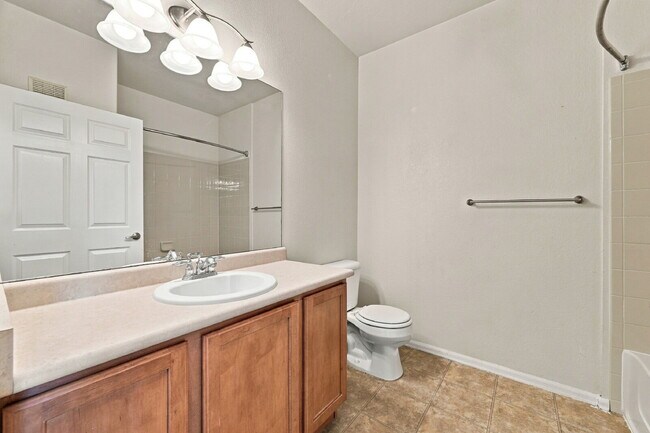 Building Photo - 2662 S Cathay Way