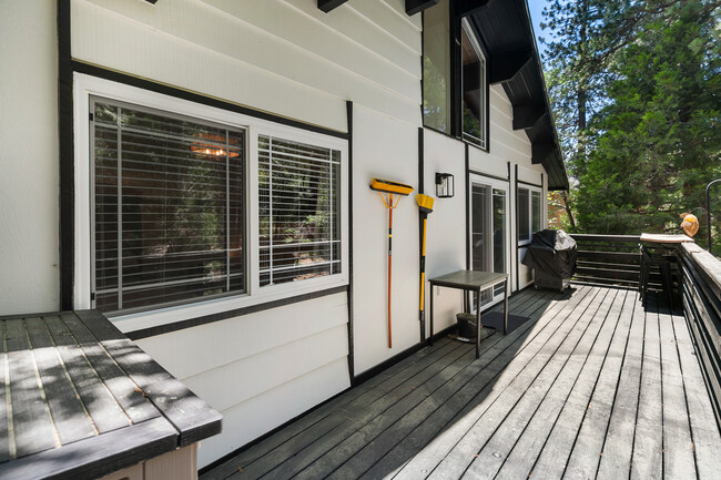 Building Photo - 32240 Fern Dr