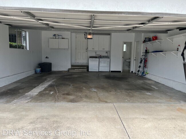 Building Photo - 3 br, 2 bath House - 6047 Soledad Mountain...