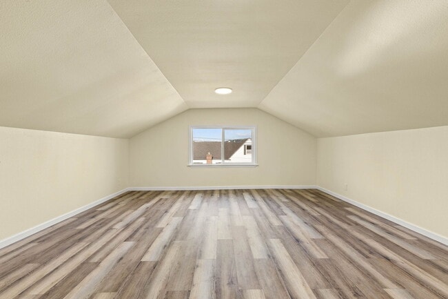 Building Photo - 419 N Alder St