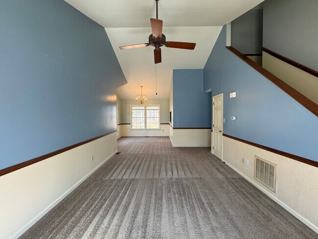 Building Photo - Introducing a charming Colonial style home...