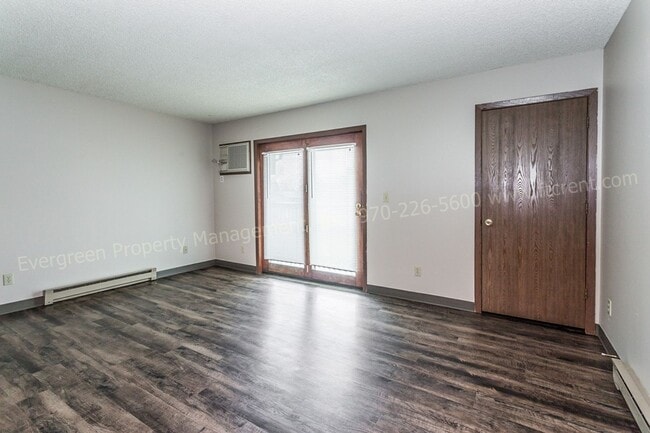 Building Photo - 348 Terri Dr