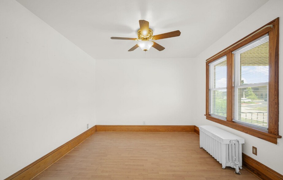 Building Photo - 1745 S 68th St