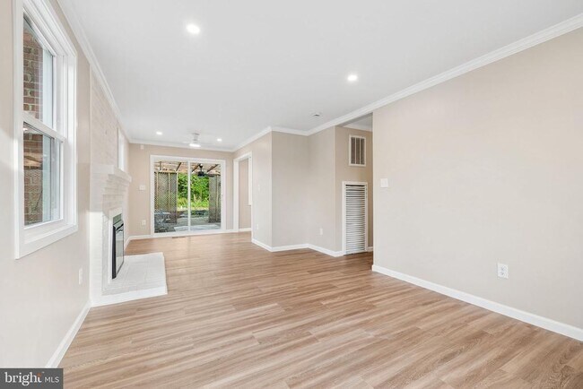 Building Photo - 17360 Tripoli Blvd