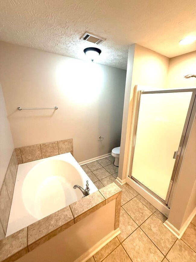 Building Photo - ** 3 Bed 2 Bath located in Ryan Ridge ** Call 334-366-9198 to schedule a self tour