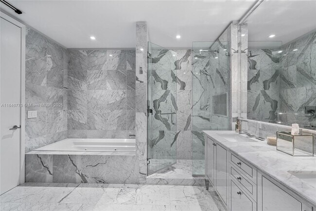 Building Photo - 9349 Collins Ave