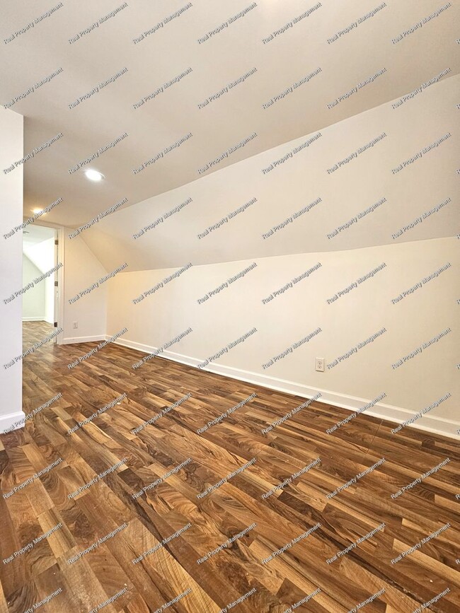 Building Photo - 3 Bedroom Cape Cod