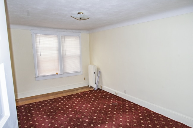 Building Photo - 950. AMERICA REALTY PA LIC LONG TERM RENTALS