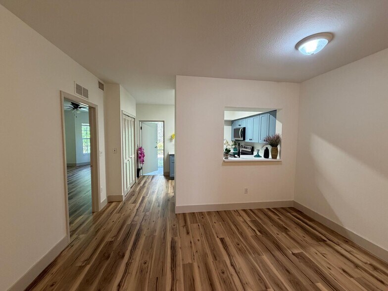 Building Photo - 8358 Bernwood Cove Loop