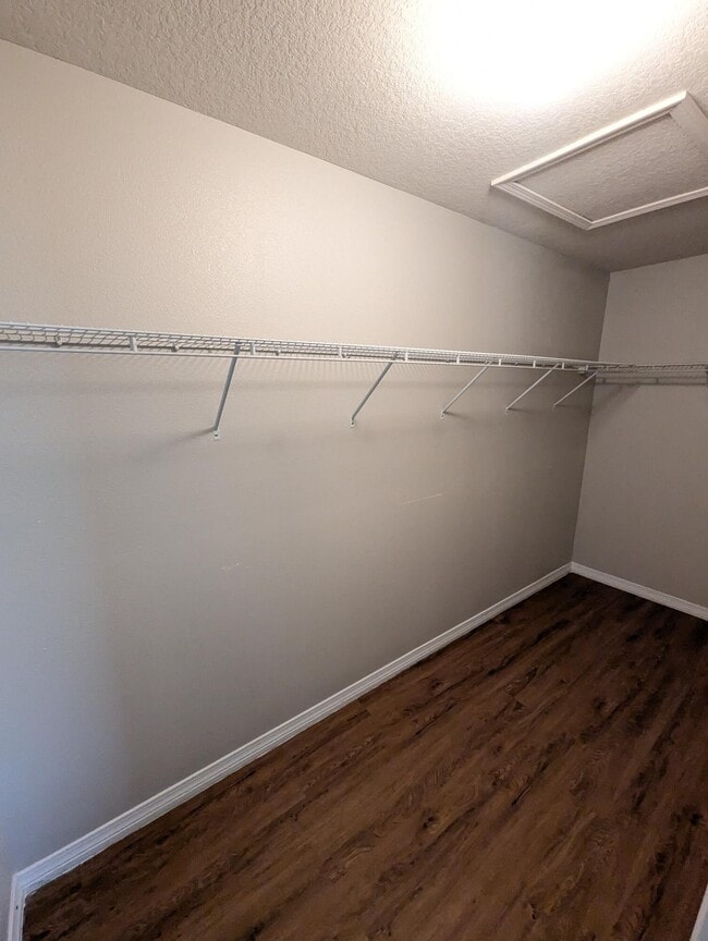 Building Photo - 8430 Island Dr