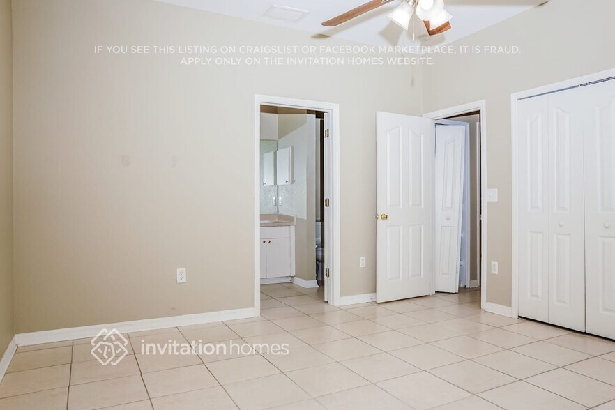 Building Photo - 2844 Wells Ave