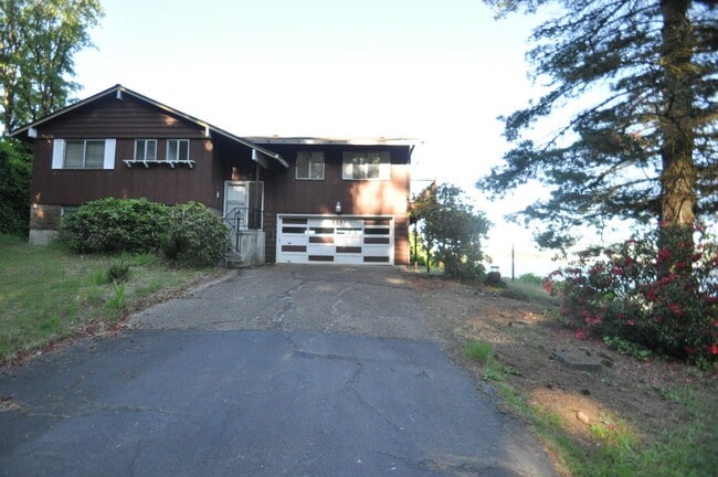 Building Photo - 72562 Ivy Ln