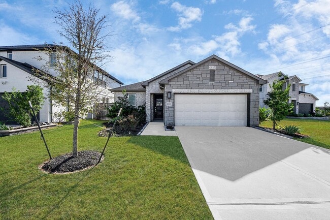 Building Photo - 21111 Vancherry Dr