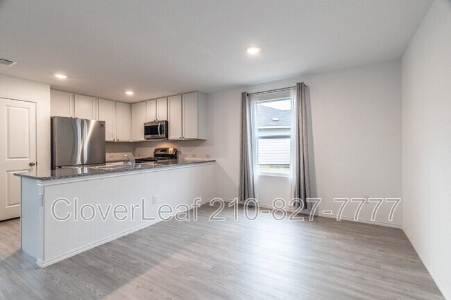 Building Photo - 6411 Bernardo Wy