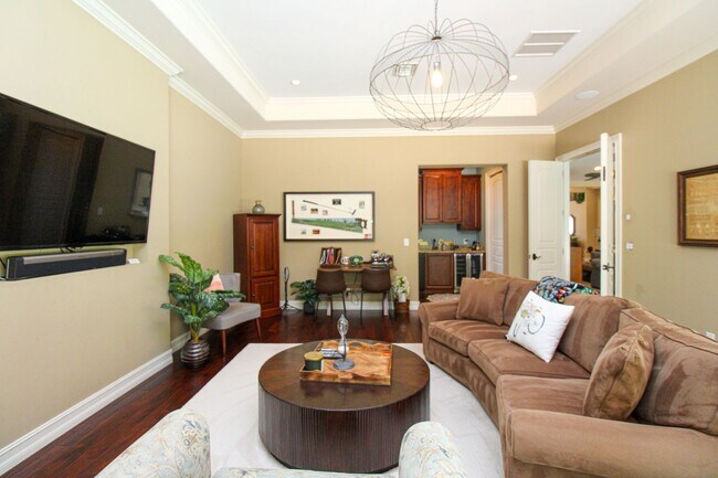 Building Photo - ** THE MOORINGS ** SINGLE FAMILY HOME 3 PL...