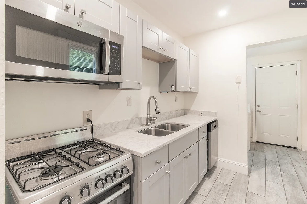 Building Photo - 689 Vernon Ave SE