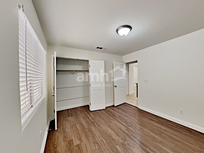 Building Photo - 8630 Tiverton Rd