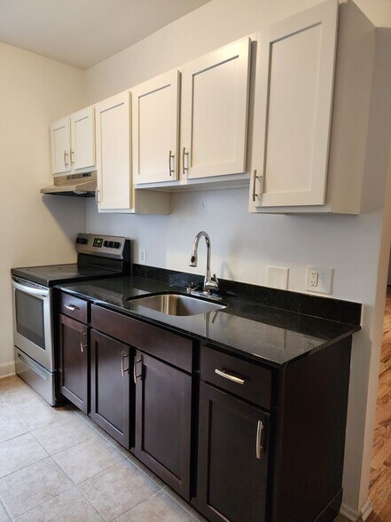 Building Photo - 1714 W Jonquil Ter